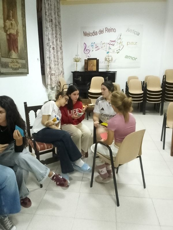 Residentes de Cristo Rey durante la Presentación del Enfoque Pastoral 2026